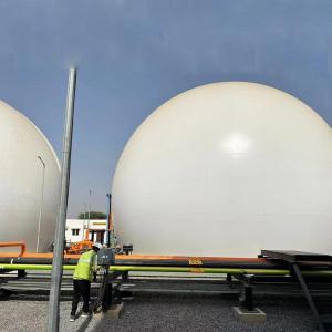 Double membrane biogas holding tank